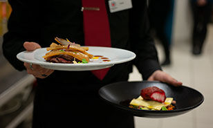 Présentation de plats gastronomiques