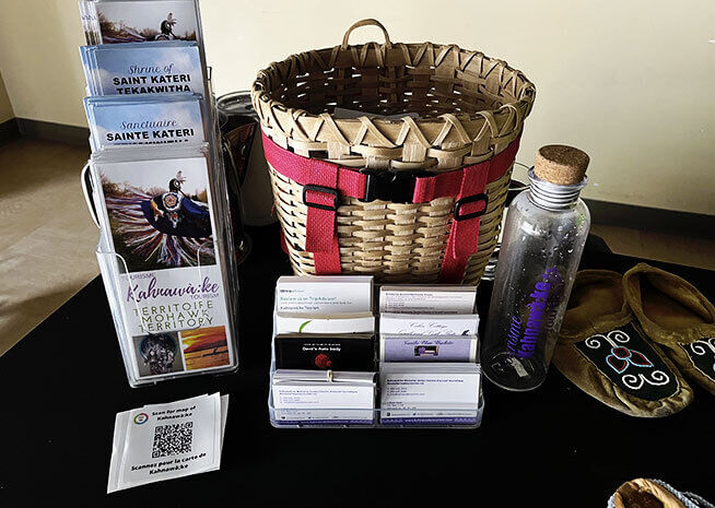 Table d'Exposition Culturelle Table d'Exposition Culturelle