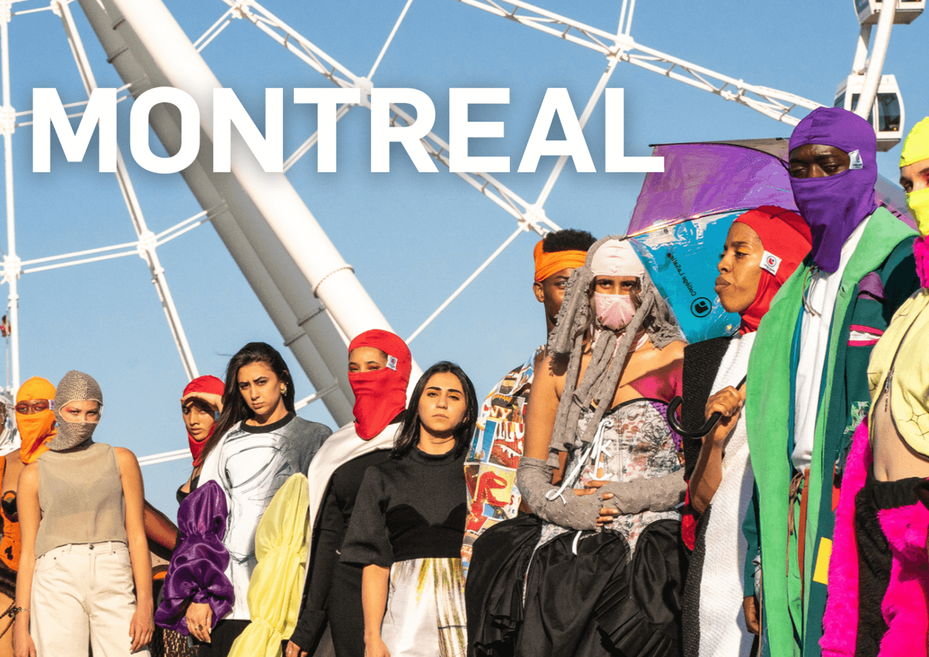 Un groupe de mannequins présentant divers styles vestimentaires lors d'un événement en plein air à Montréal.