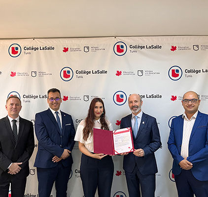Remise de certificat au Collège LaSalle de Tunis