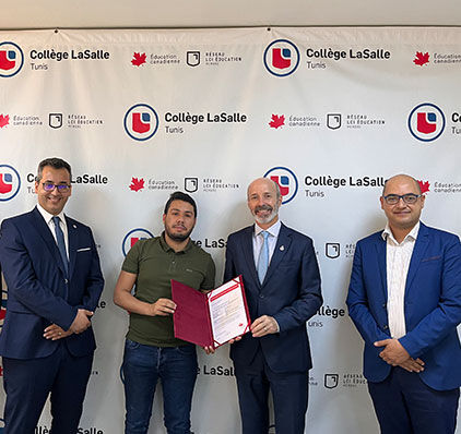 Remise de certificat au Collège LaSalle de Tunis