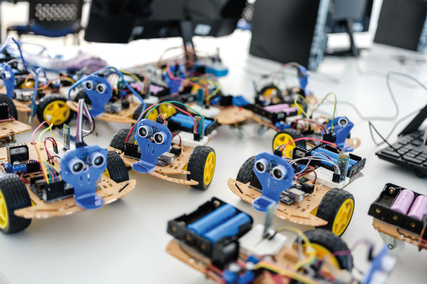 Atelier de robotique avec voitures programmables