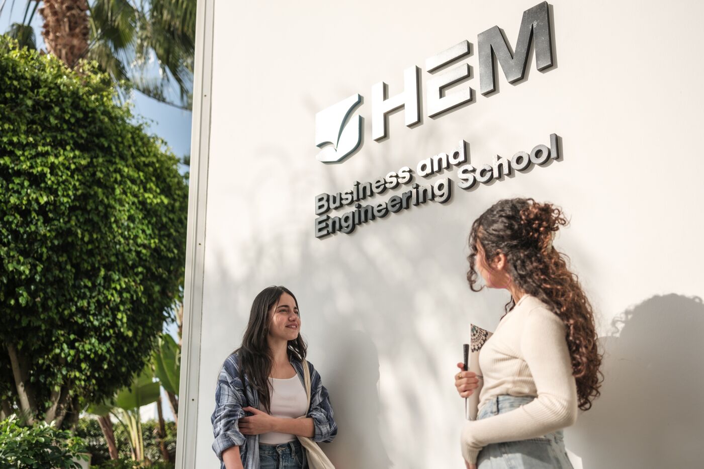 Étudiantes à l'École de Commerce et d'Ingénierie