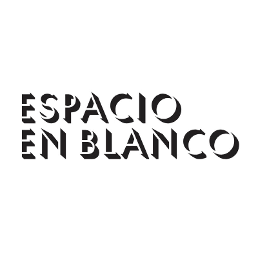 A minimalist black text logo reading 'ESPACIO EN BLANCO', which translates to 'White Space' in Spanish.