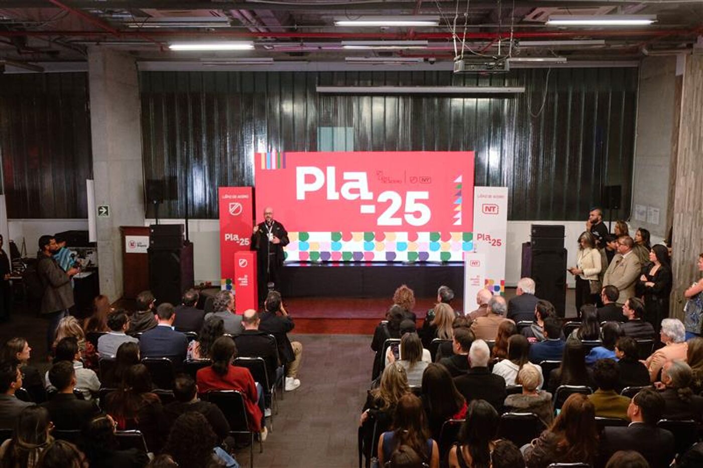 premio-lapiz-de-acero-2025-lci-bogota-tarima-principal.jpg