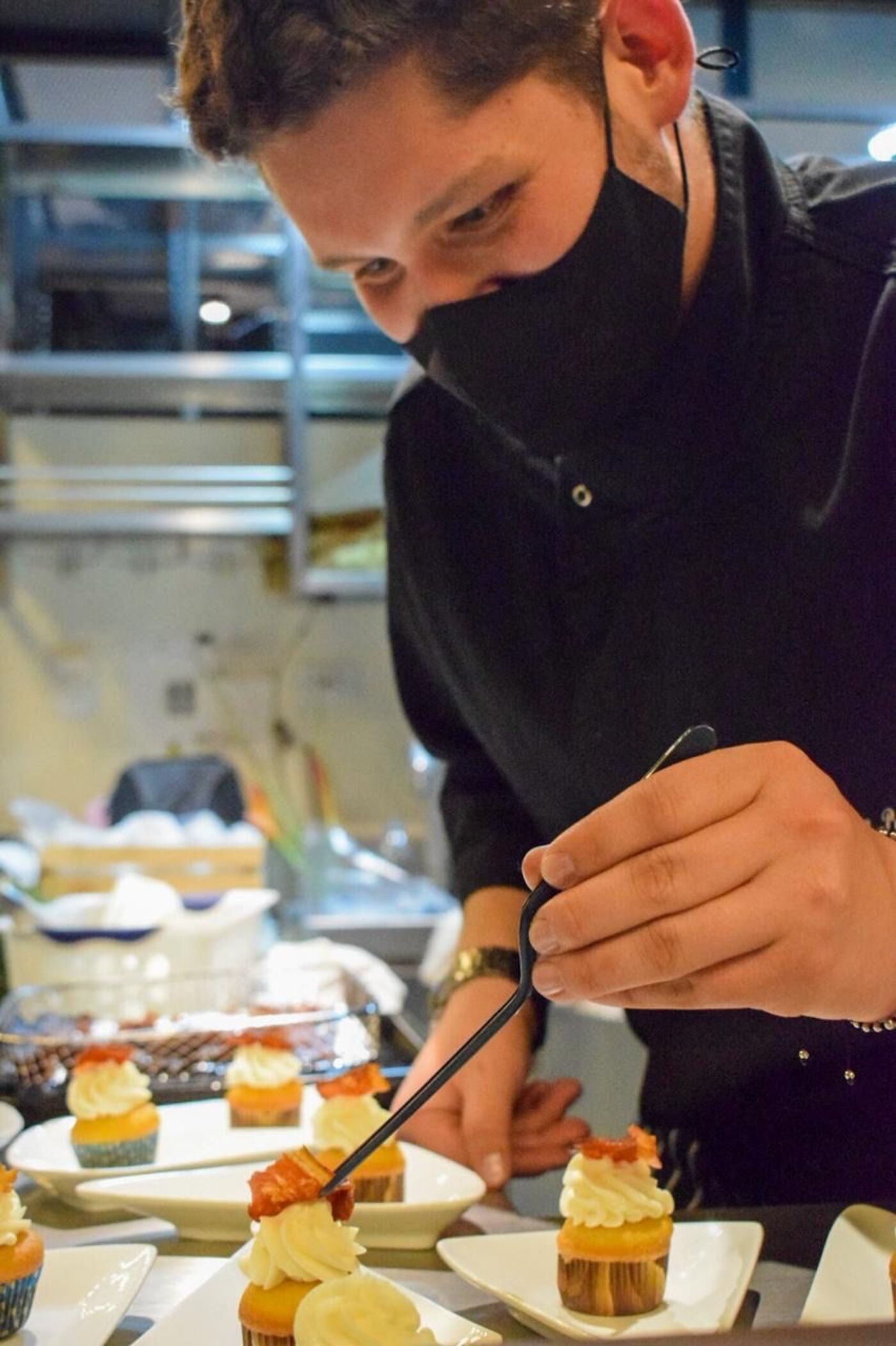 Chef Decorando Cupcakes