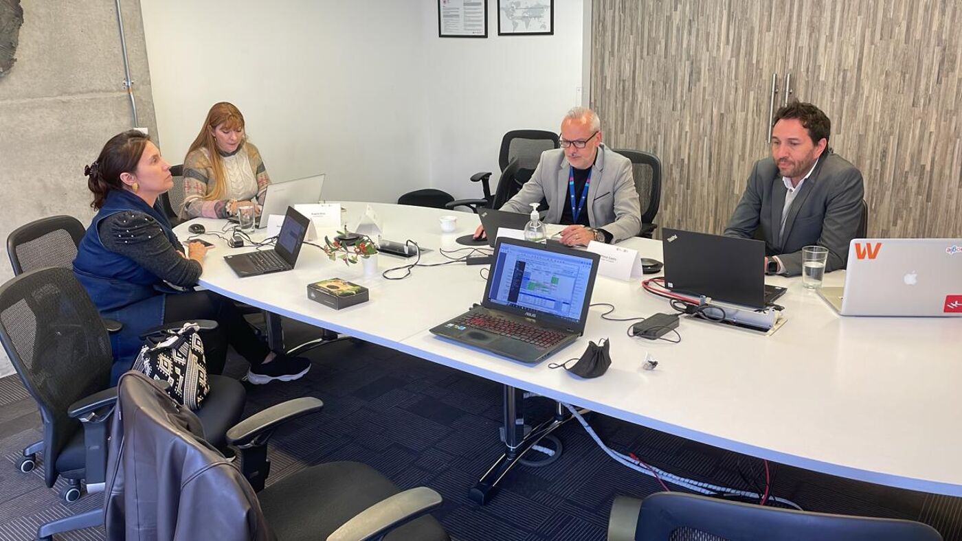 Reunión de Negocios en Sesión