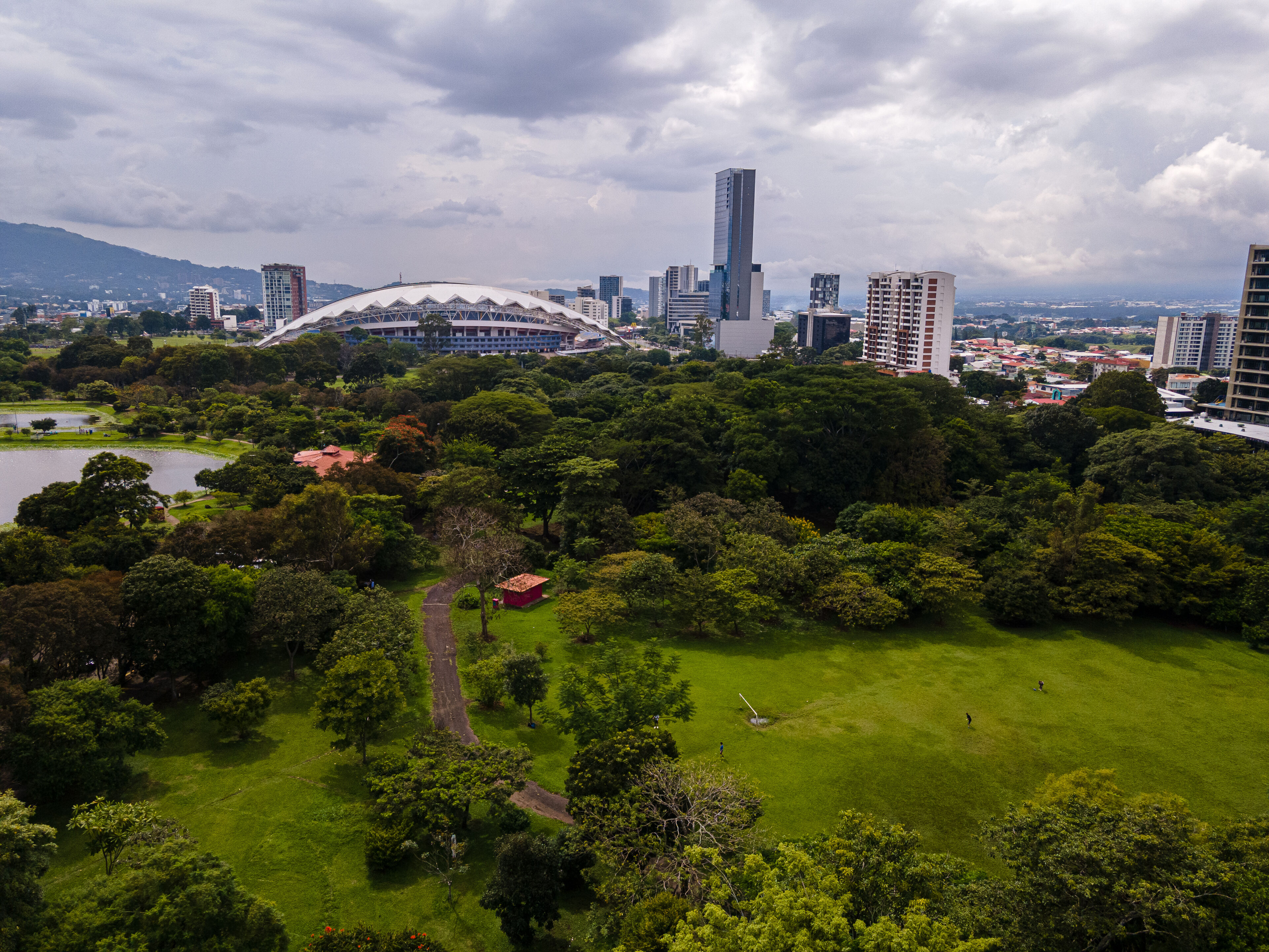 Belle vue aérienne du parc métropolitain de Sabana au centre de San José Costa Rica.