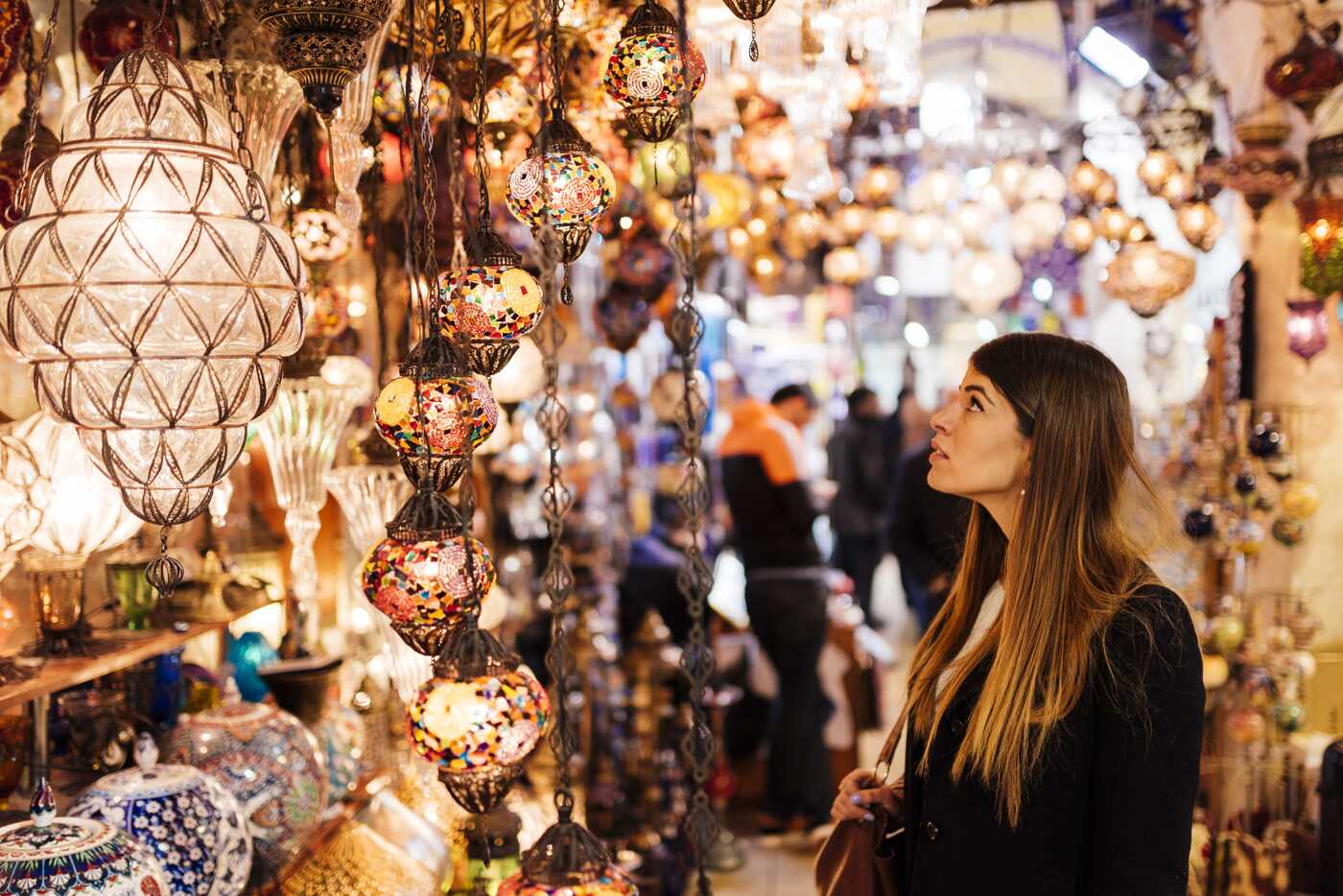 Mujer en el mercado de Estambul