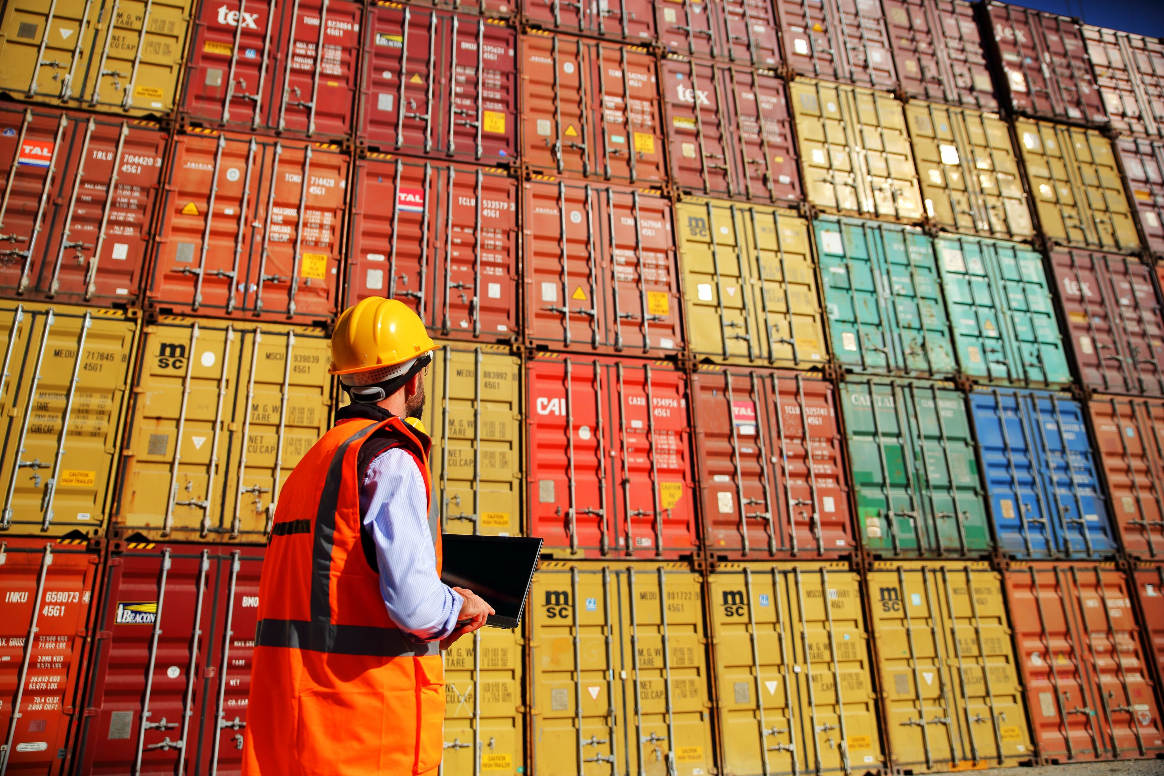 Professionnel de la Logistique au Terminal à Conteneurs