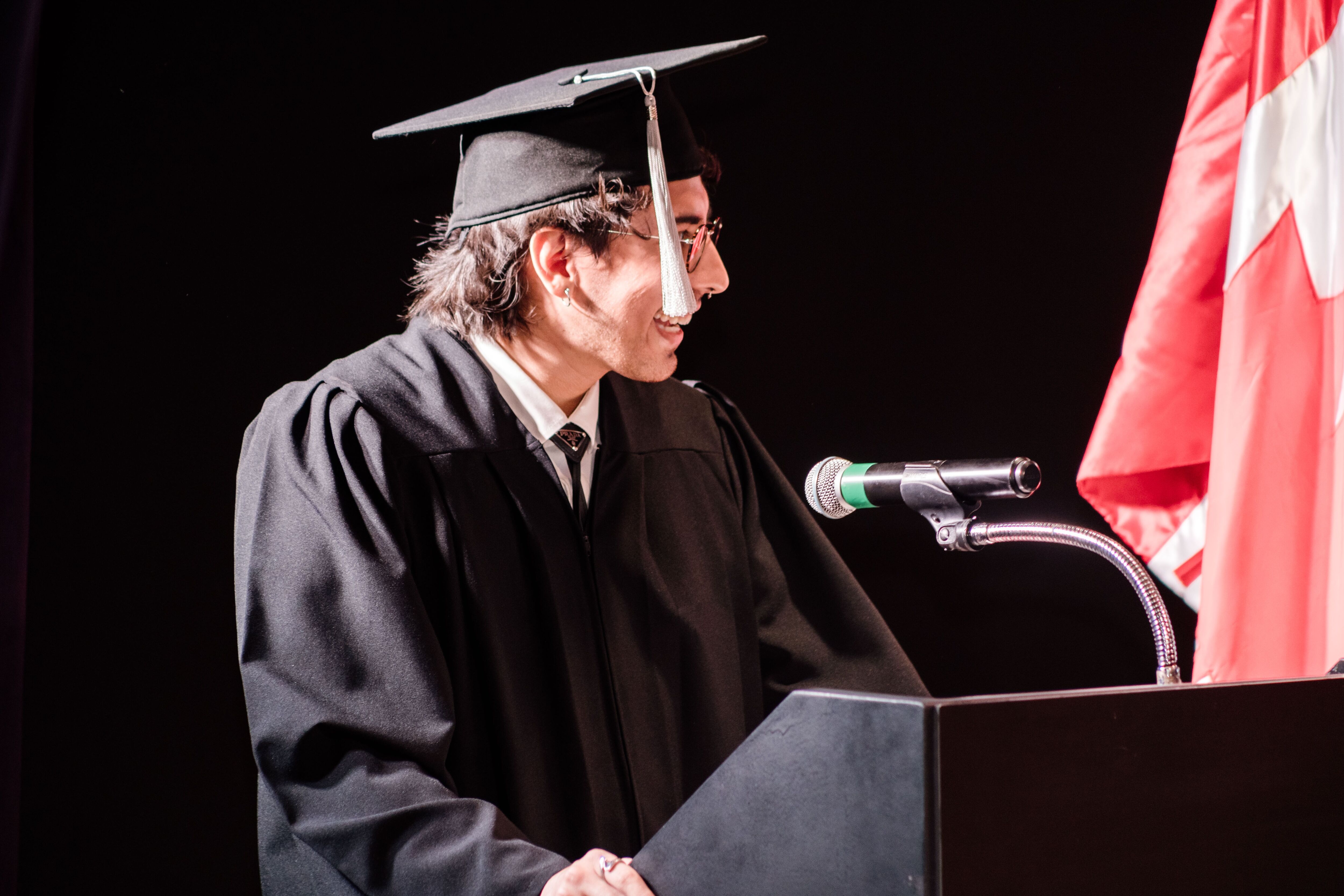 Graduado dando un discurso